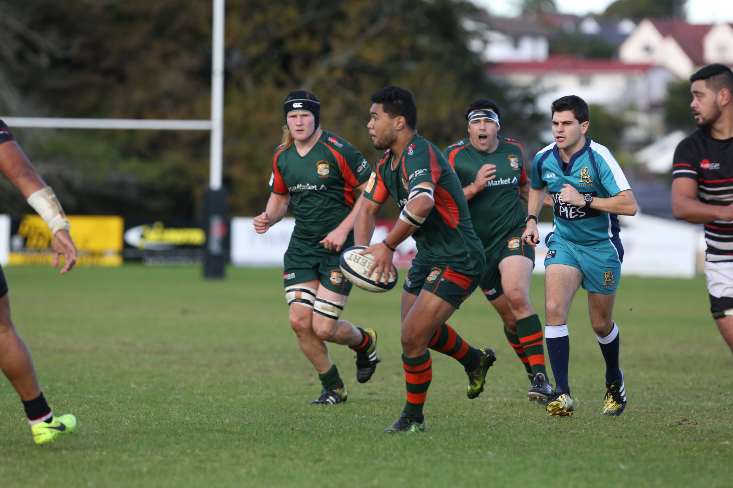 Pak falls to Suburbs