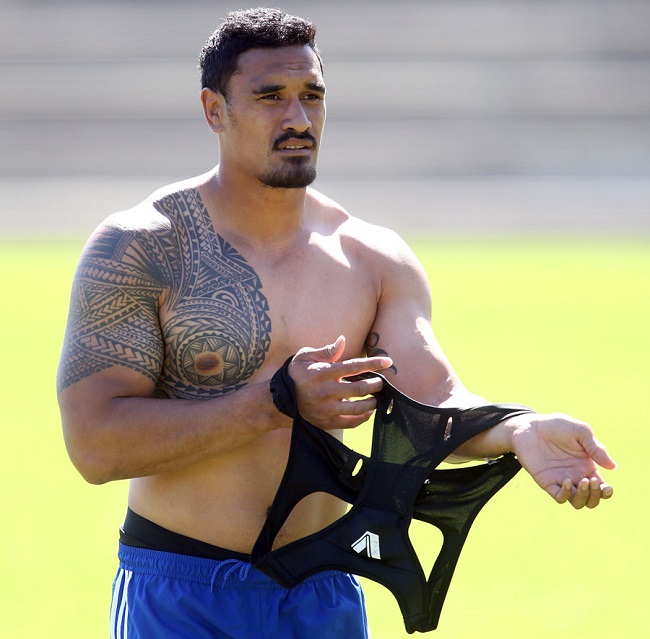 Kaino back in blue and white hoops