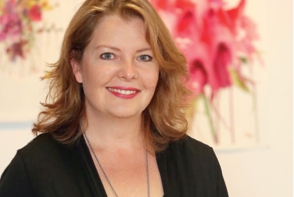 Applauding Claudia – PAINTING IN HER NATURE