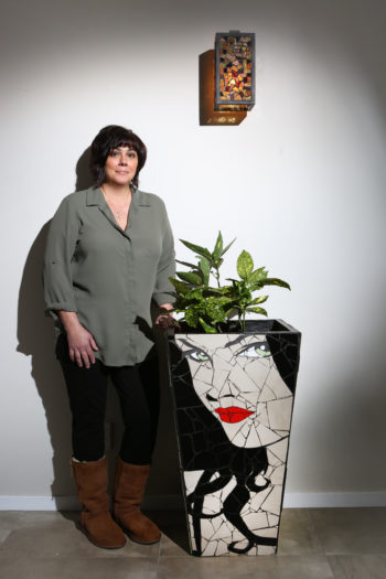 Pop art comes live on pots