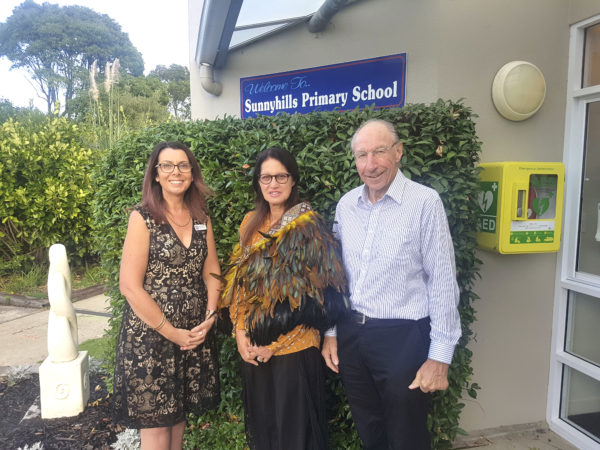 Sunnyhills School gets a defibrillator