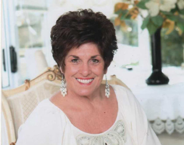 Val and her beauty pageant girls