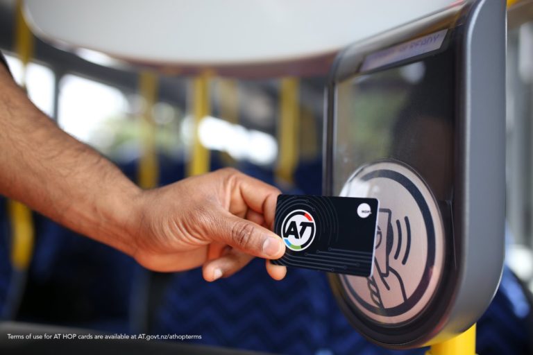 Auckland Transport: discounts for travelling during the day