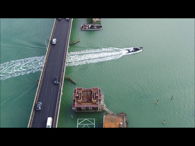 Video: Eastern Busway-Beams moving into place Monday