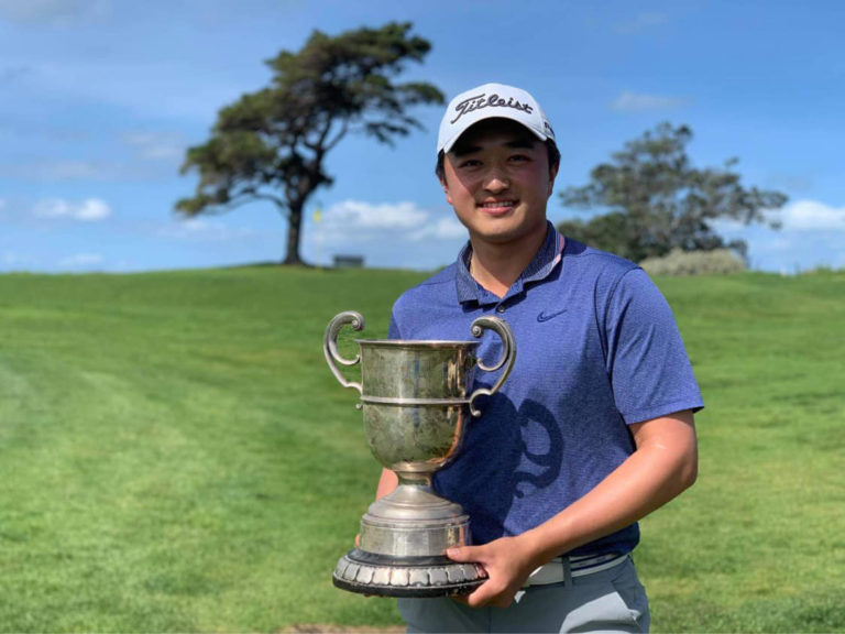 Zheng snaps up 2 golf titles