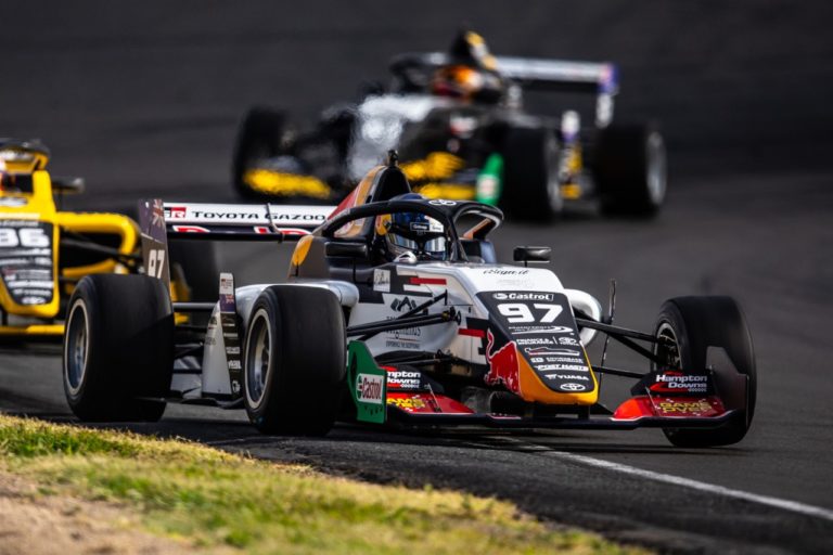 Van Gisbergen wins NZ GP from pit lane