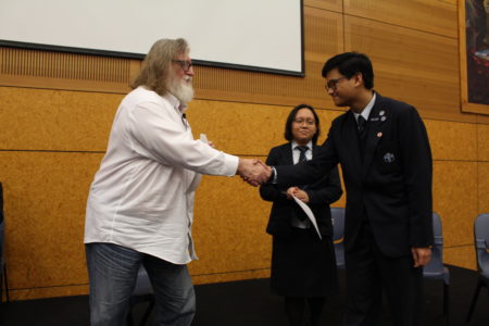 Gabe Newell Applies for New Zealand Residency