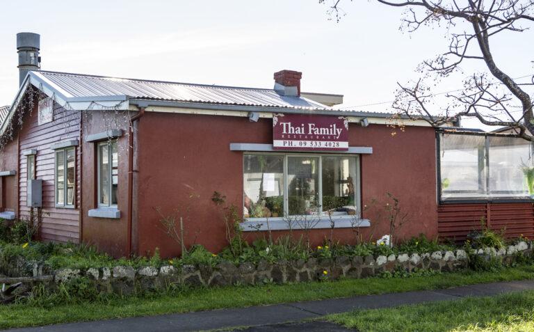 Long-time eatery closes