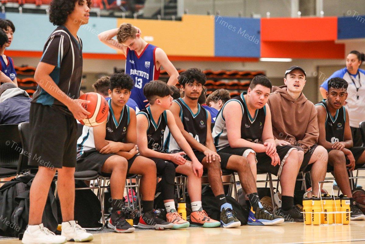 MHJC A Basketball Team0009