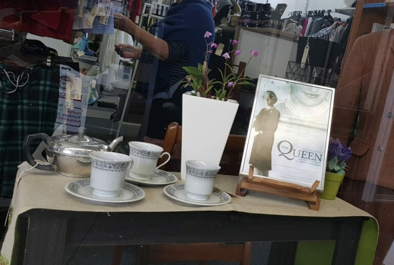 Display honours QEII