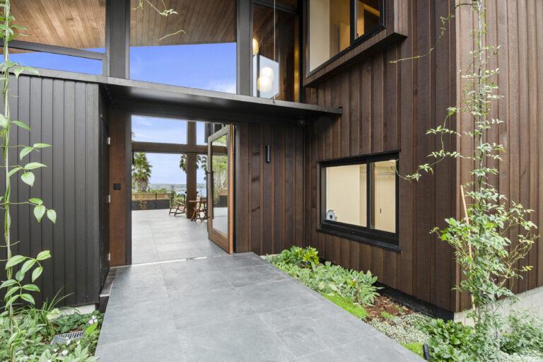 J.R. Hosking wins Surpreme House of the Year