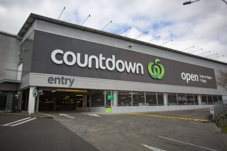 Senior citizen to supermarket thieves: ‘Buy your own food’