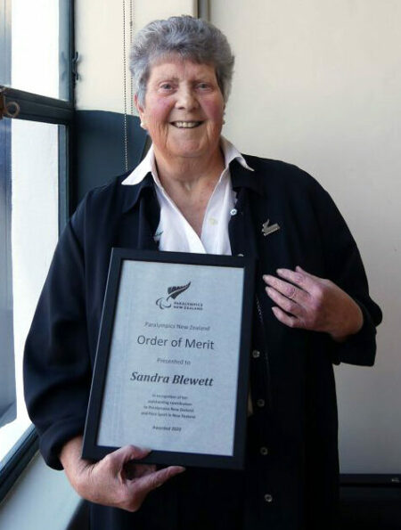 Highly accomplished distance swimmer dies