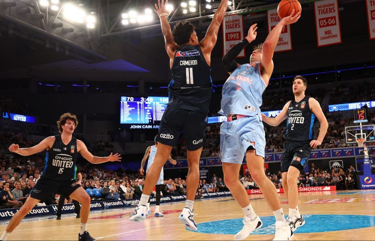 NZ Breakers topple favourites to go top of NBL table