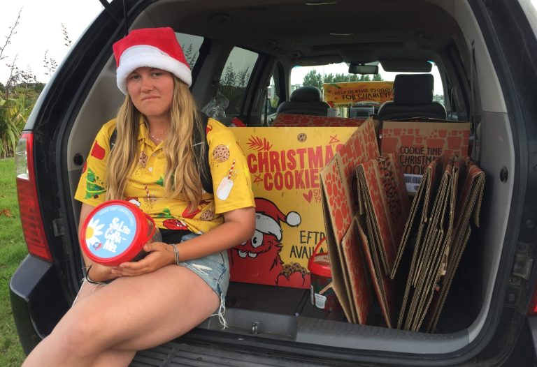 Cruel thieves steal cash from teen cookie seller
