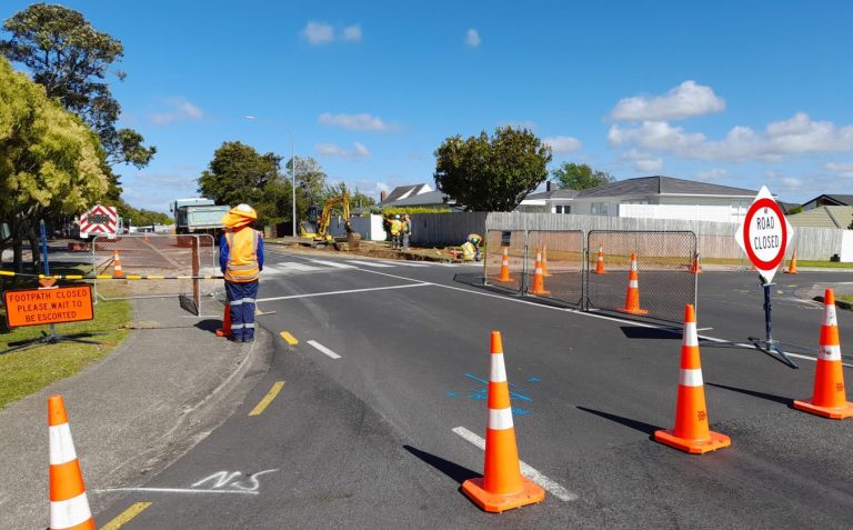 Works close roads in Cockle Bay and East Tamaki