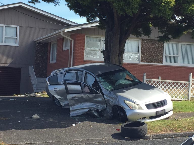 BREAKING – Four people hospitalised following serious crash