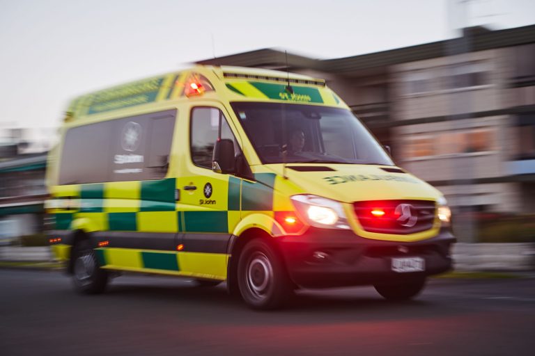 Heroes tried to save man’s life after crash