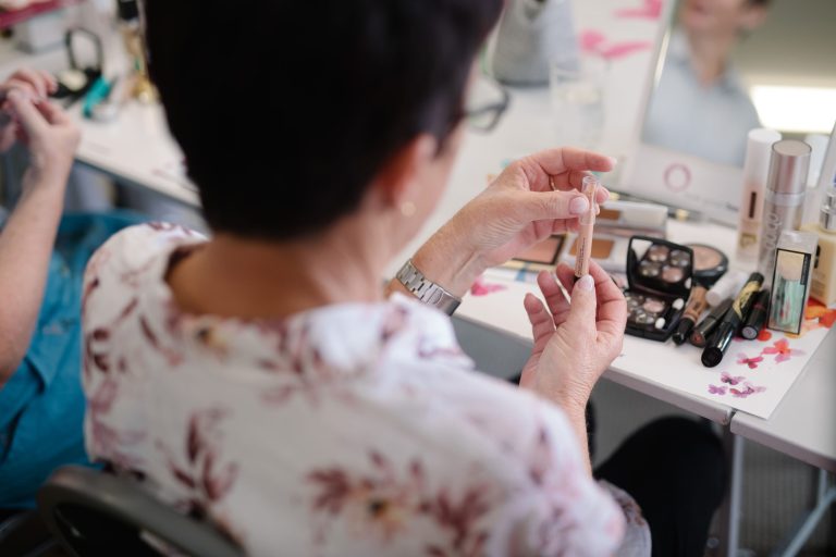 Free make-up, skincare class for women with cancer
