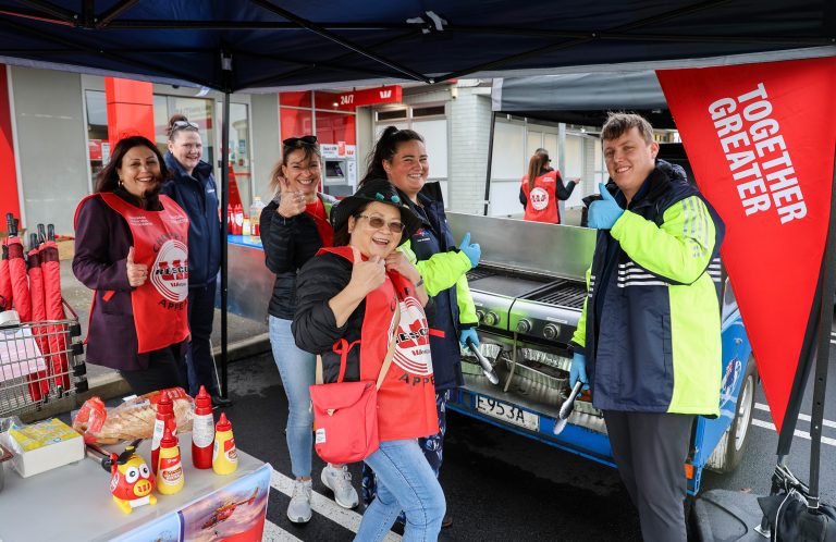 Sausage sizzle helps keep rescue choppers flying