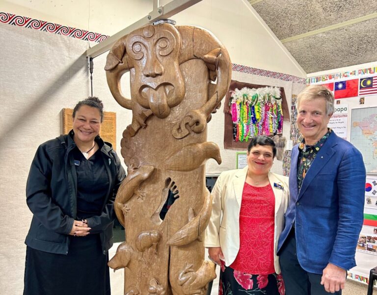 East Auckland kindy receives special carving