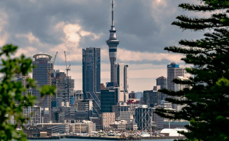 Unemployment rises to 5.3 per cent, 160,000 people out of work